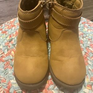 Carter's brown ankle boots size 8